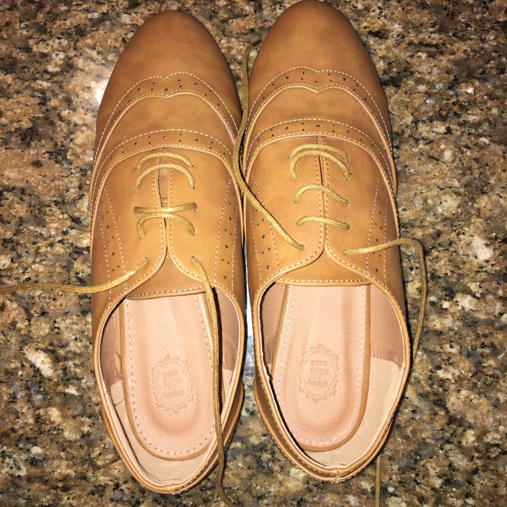 Brown Woman’s Oxford Shoes